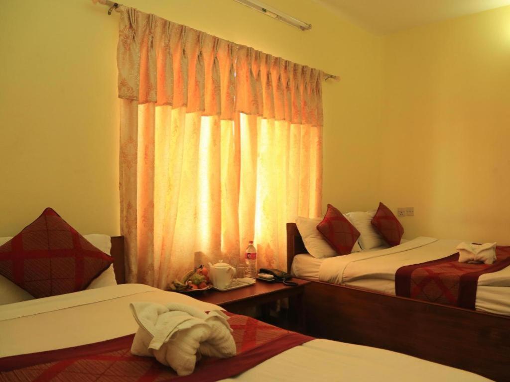 Hotel Royal Image Pokhara Ngoại thất bức ảnh